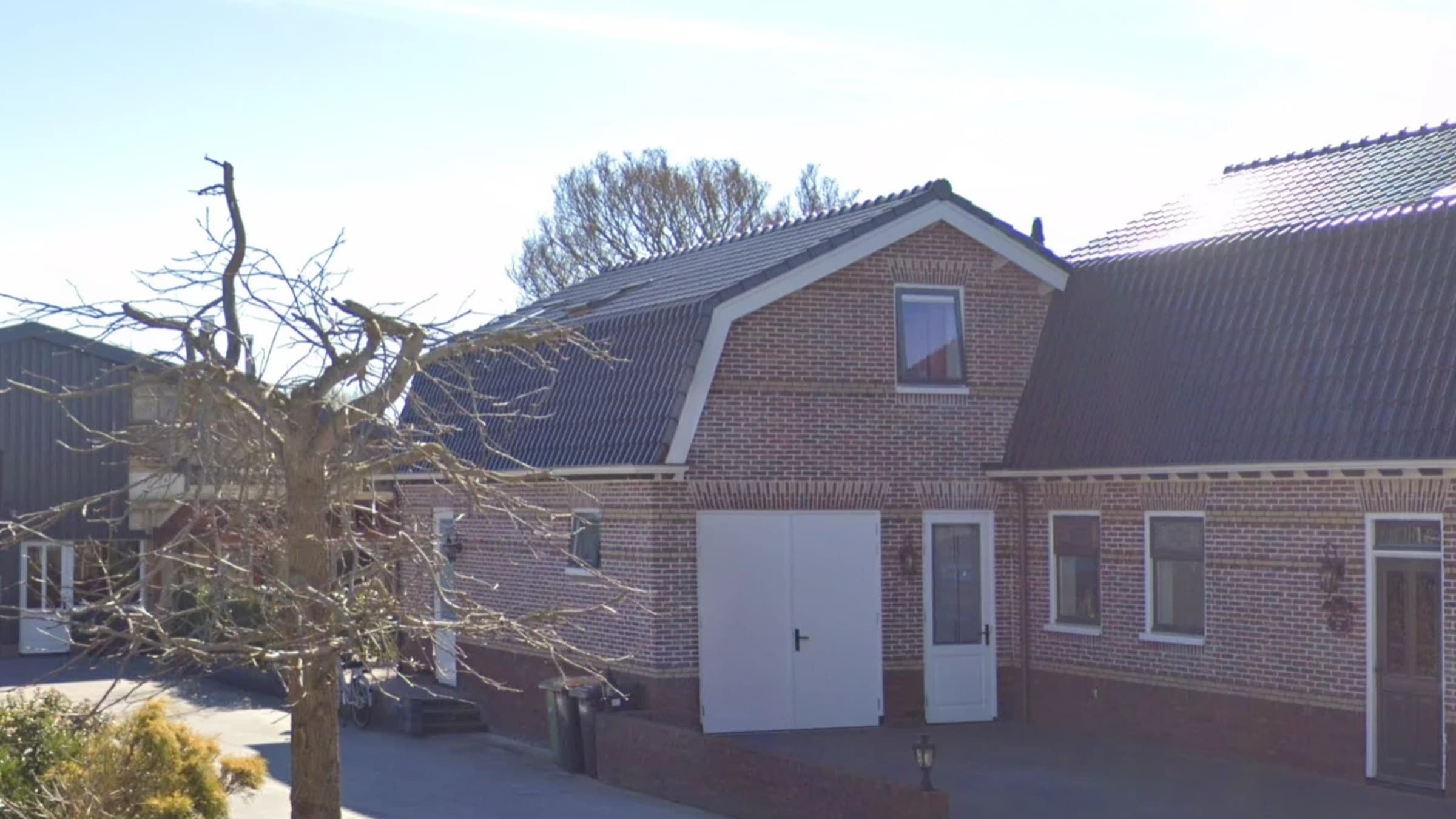 Het huis van B&B Huize Klaver aan de Dorpsstraat in Obdam